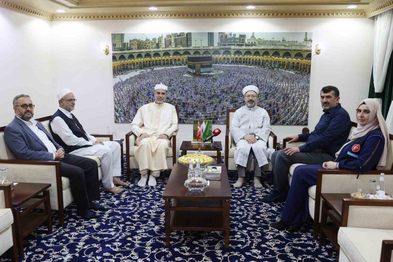 Diyanet İşleri Başkanı Erbaş, Libya Hac Bakanı Beşir ile bir araya geldi