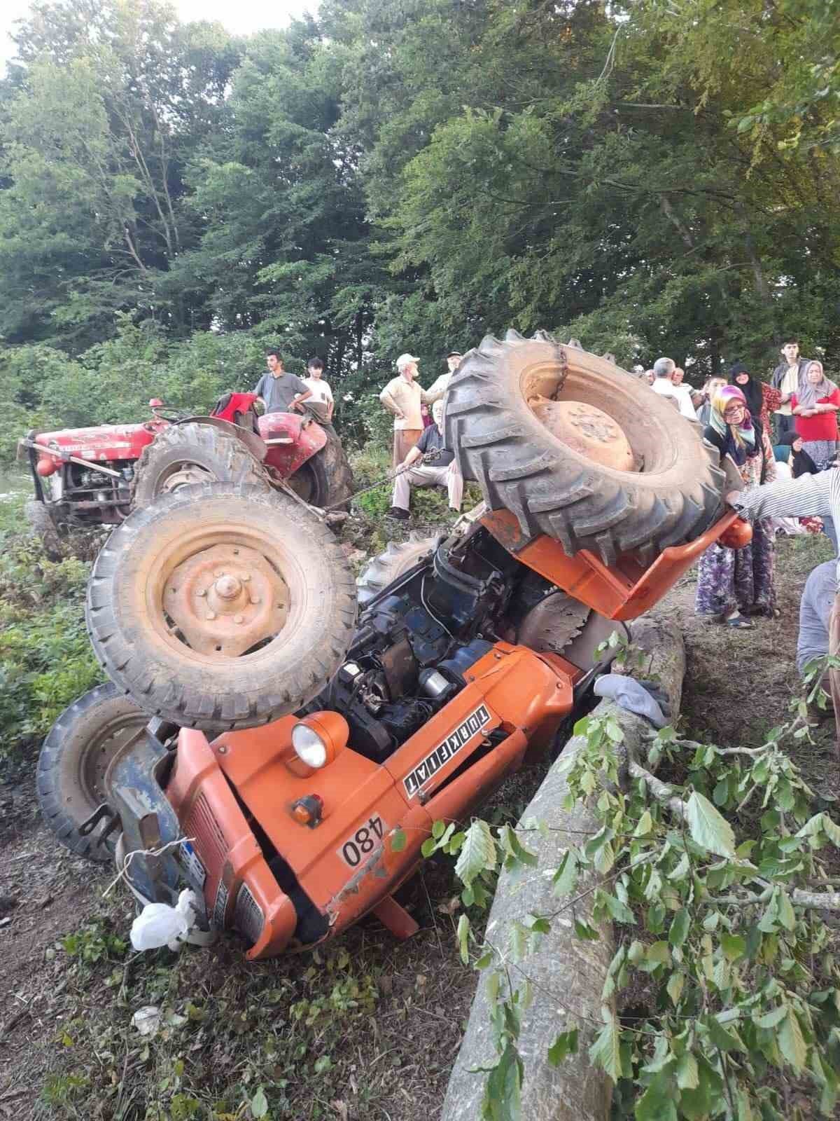 Traktörün altında kalan yaşlı adam yaralandı