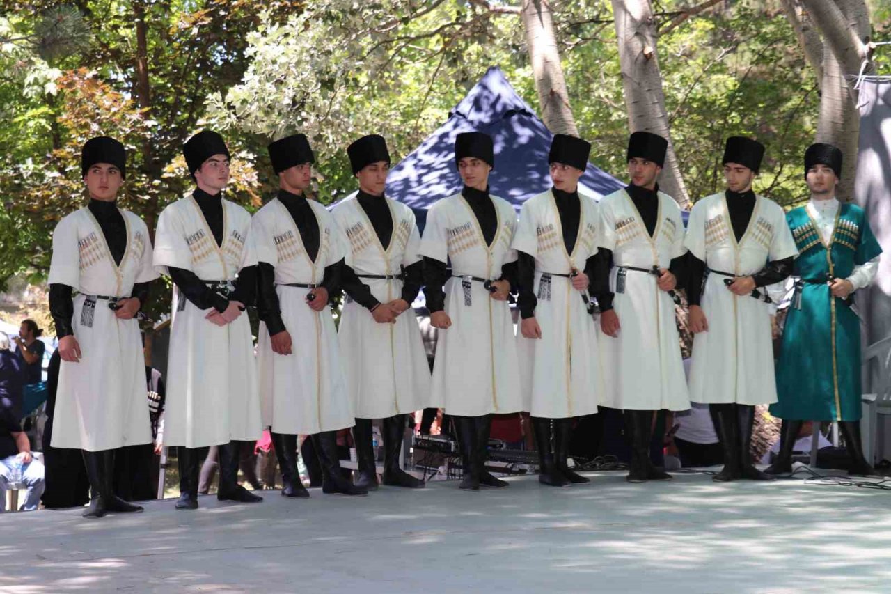 Eskişehir’de Kafkas şenliği