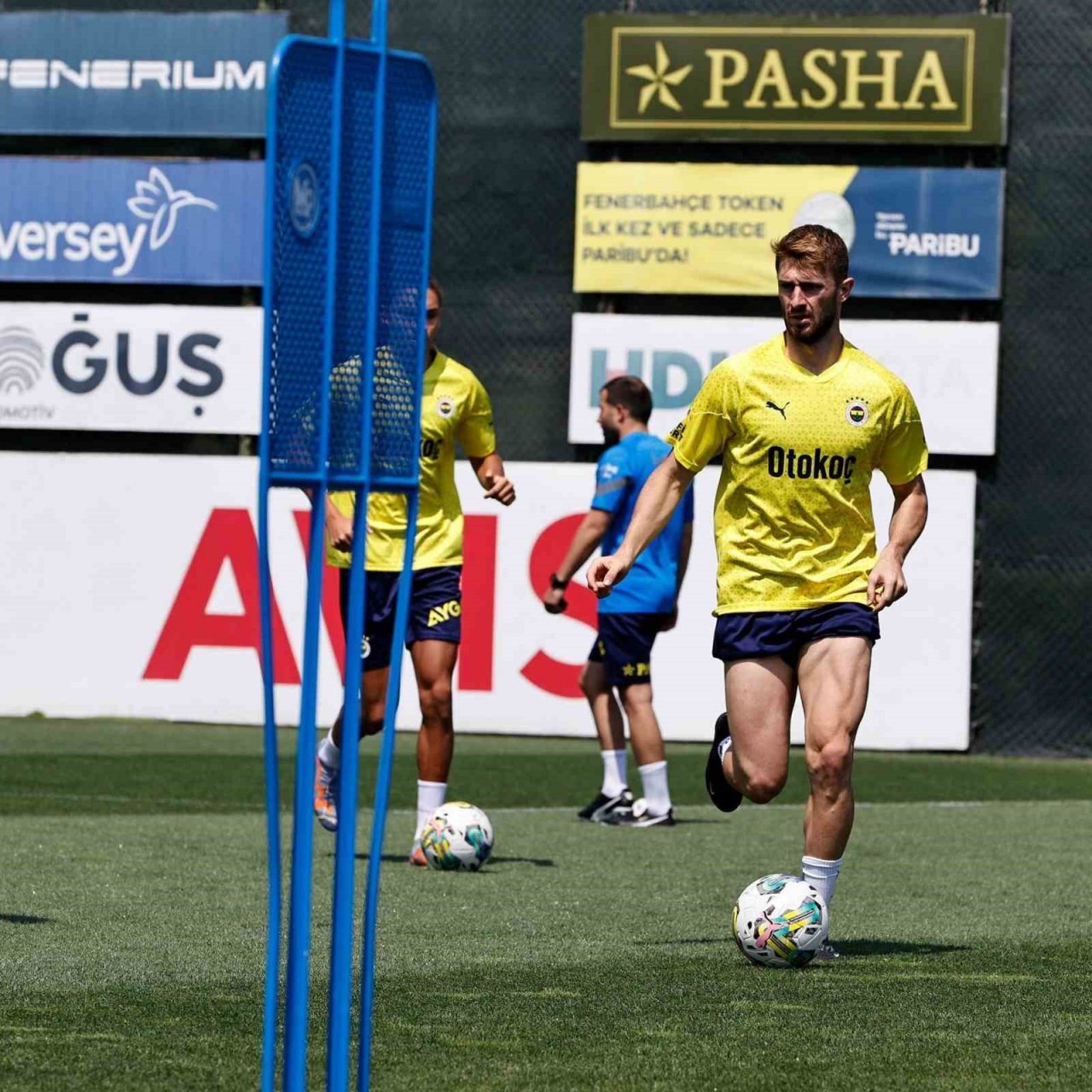 Fenerbahçe, yeni sezon hazırlıklarını sürdürdü