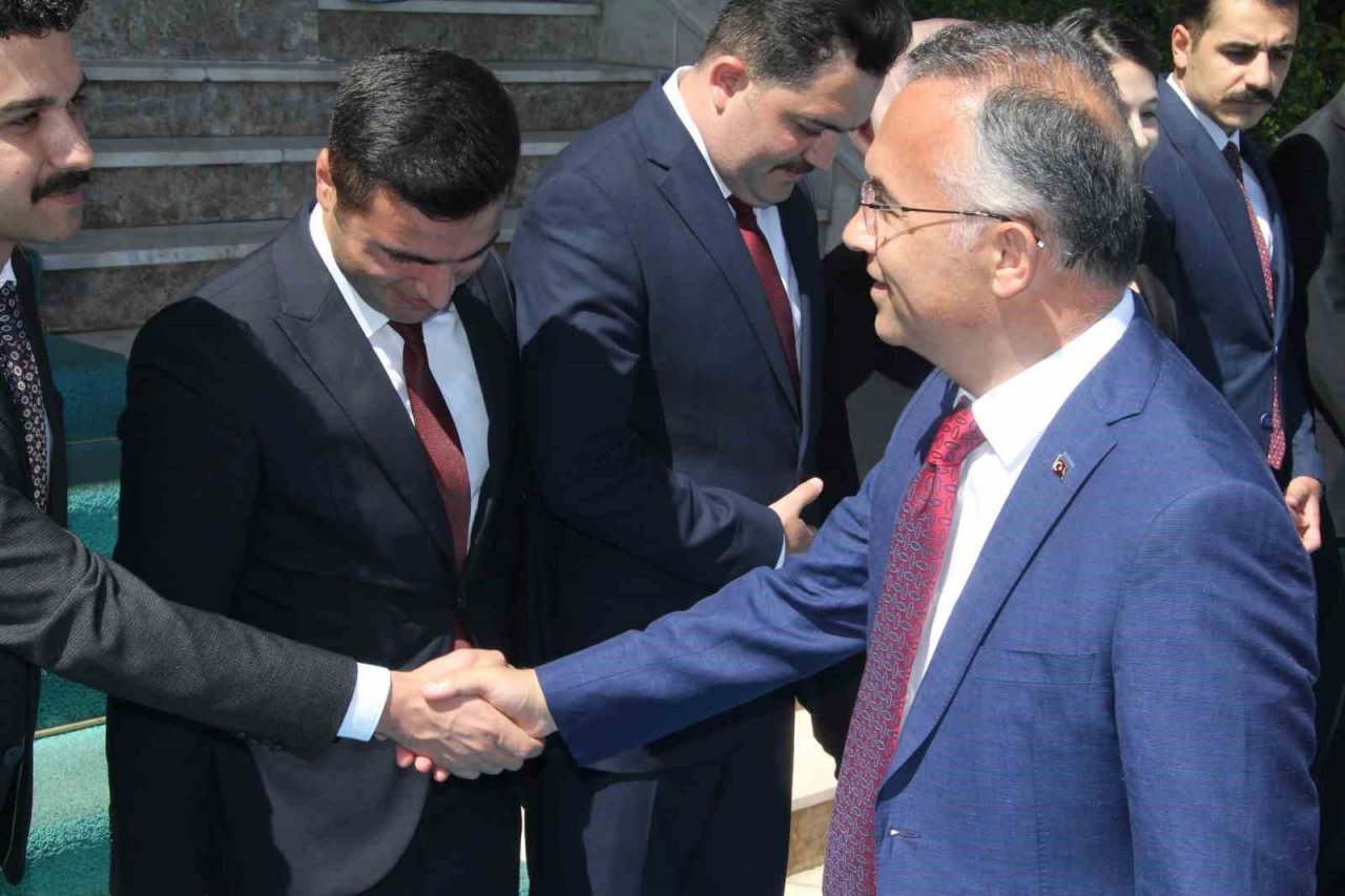 Gaziantep Valisi Kemal Çeber göreve başladı