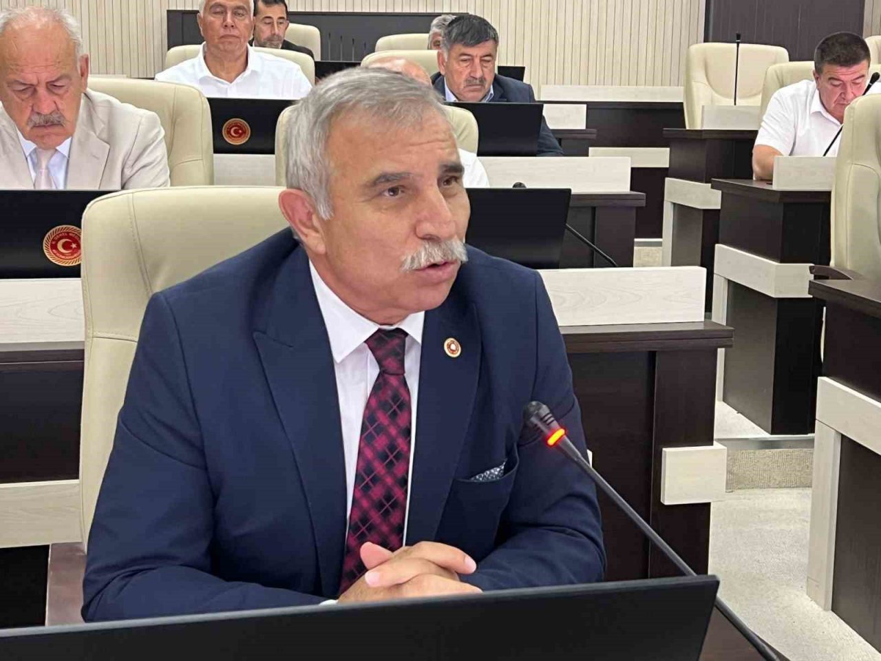 Kiraz Afyonkarahisar’da 35 TL, Almanya’da 11,90 Euro