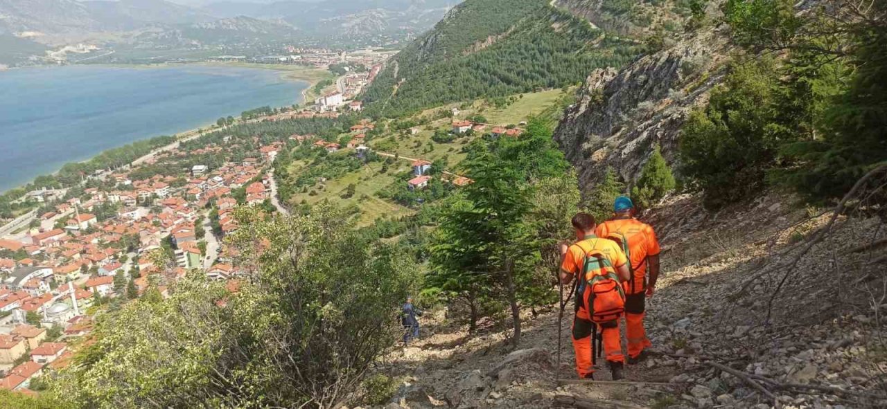 Isparta’da doğa yürüyüşünde kaybolan şahsı arama çalışmaları devam ediyor
