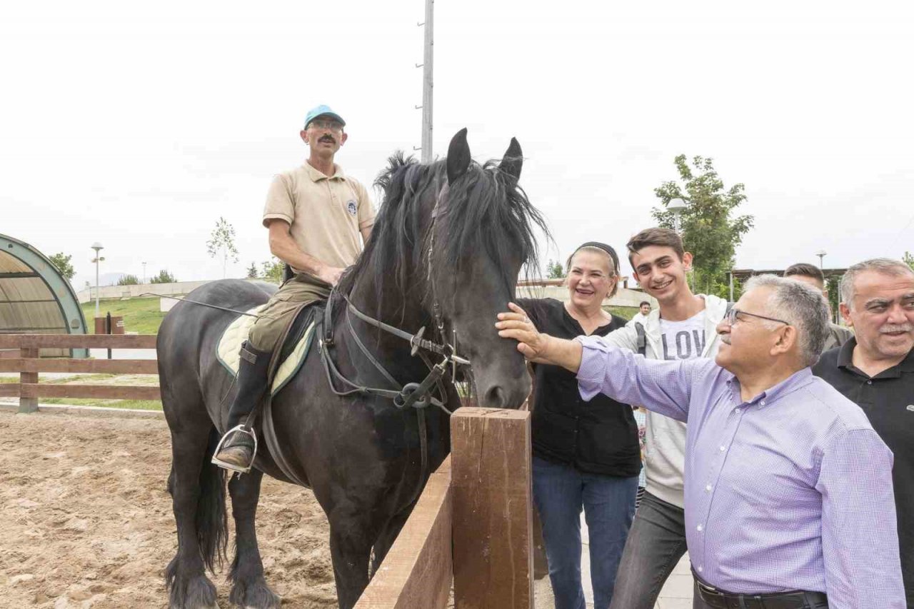 Büyükşehir Hayvanat Bahçesini Kurban Bayramı’nda 65 bin kişi ziyaret etti