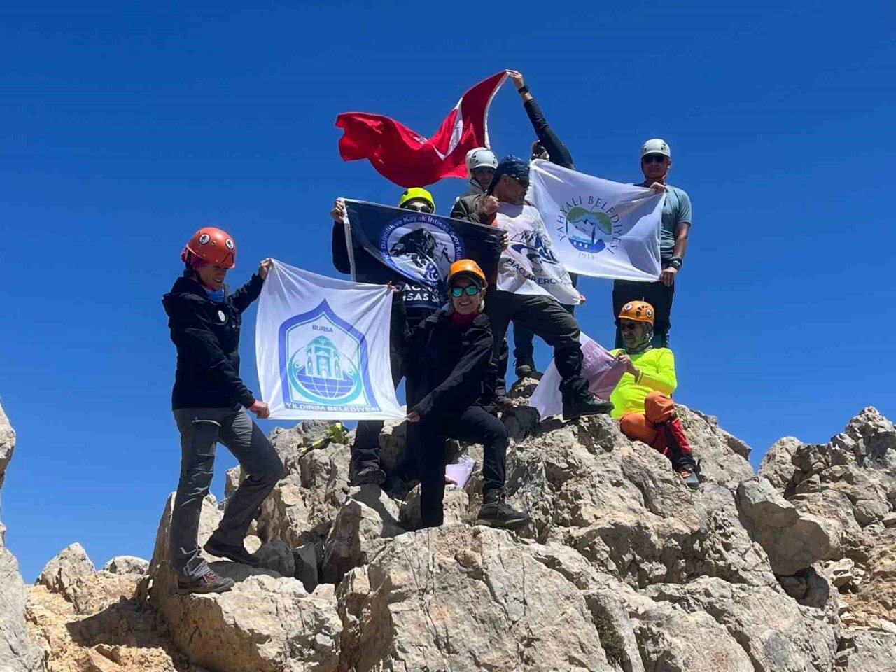 Kayserili Dağcılar bu kez Munzur Dağı’na tırmandı