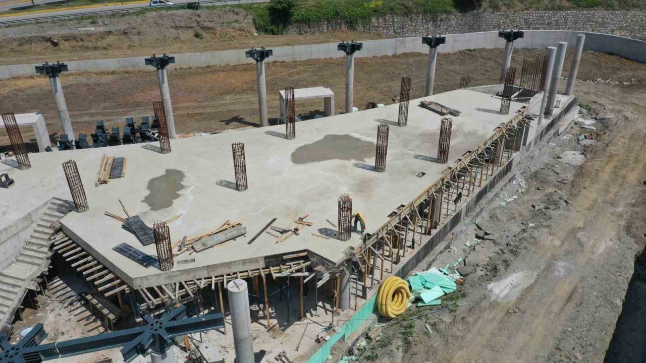 Gölcük terminal binasında çalışmalar sürüyor