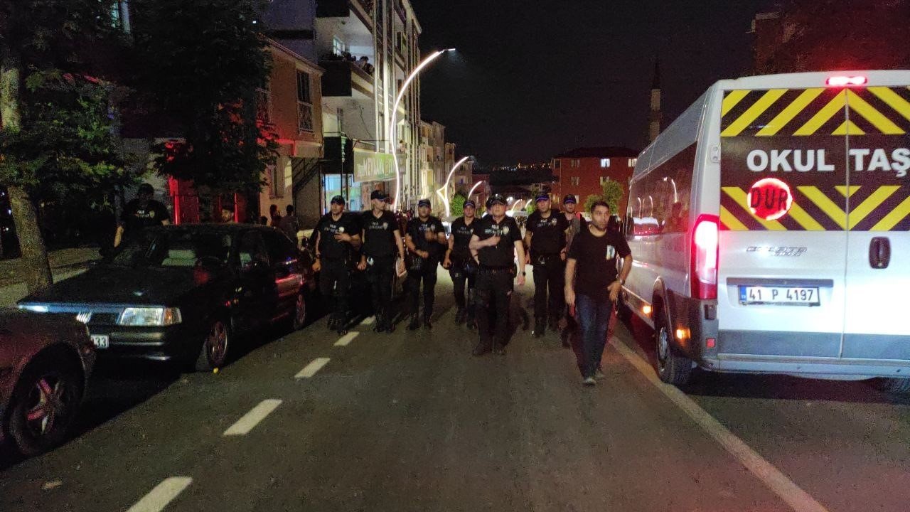 İlçede çıkan kavga büyüdü, olaylara çevik kuvvet müdahale etti