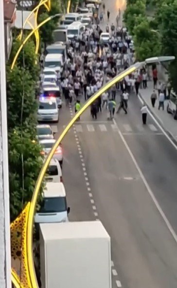 İlçede çıkan kavga büyüdü, olaylara çevik kuvvet müdahale etti