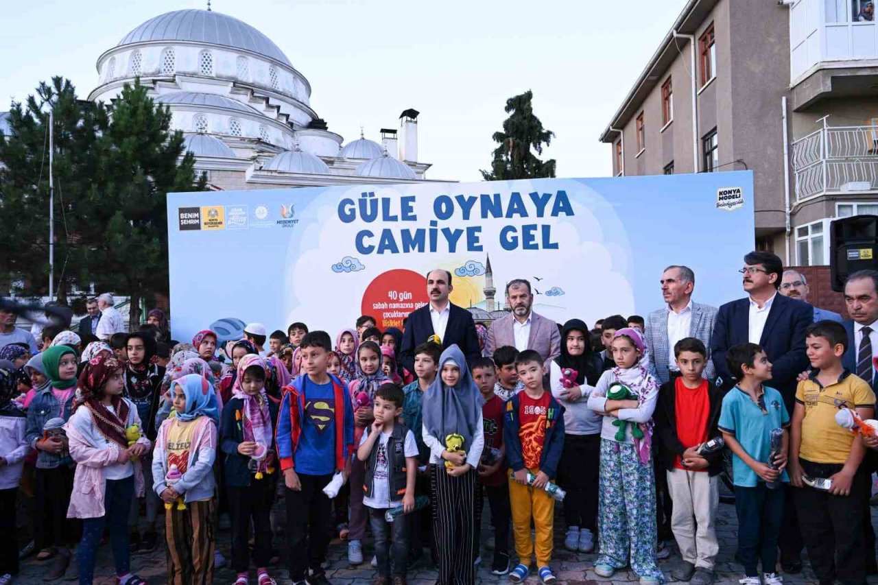 Başkan Altay "Güle Oynaya Camiye Gel Projesi"nde çocukların sabah namazı heyecanına ortak oldu