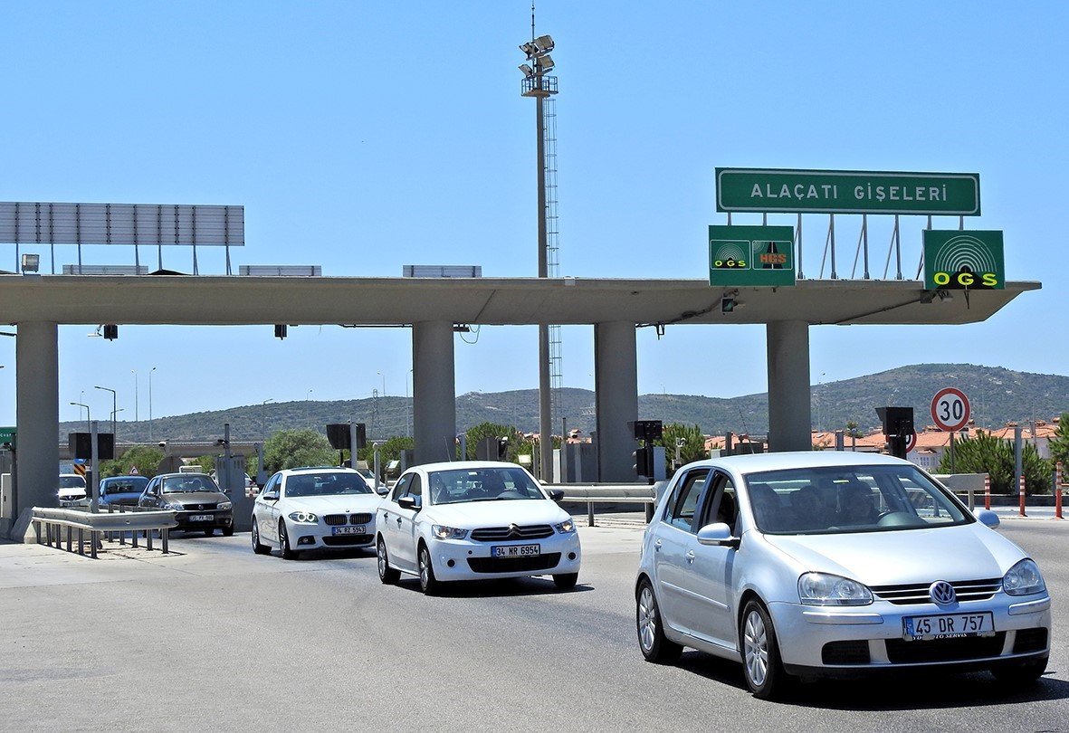 Ünlü tatil merkezi Çeşme’ye bayramda 217 bini aşkın araç giriş yaptı