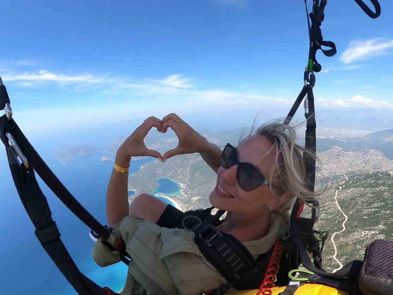 Fethiye, bayram tatilinde yamaç paraşütçülerinin gözdesi oldu