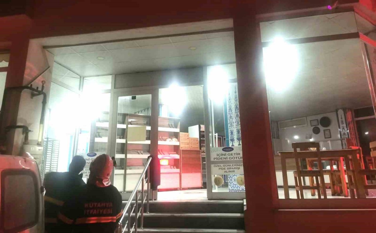 Kütahya’da bir pide fırınında doğalgaz sıkışması sonucu patlama meydana geldi