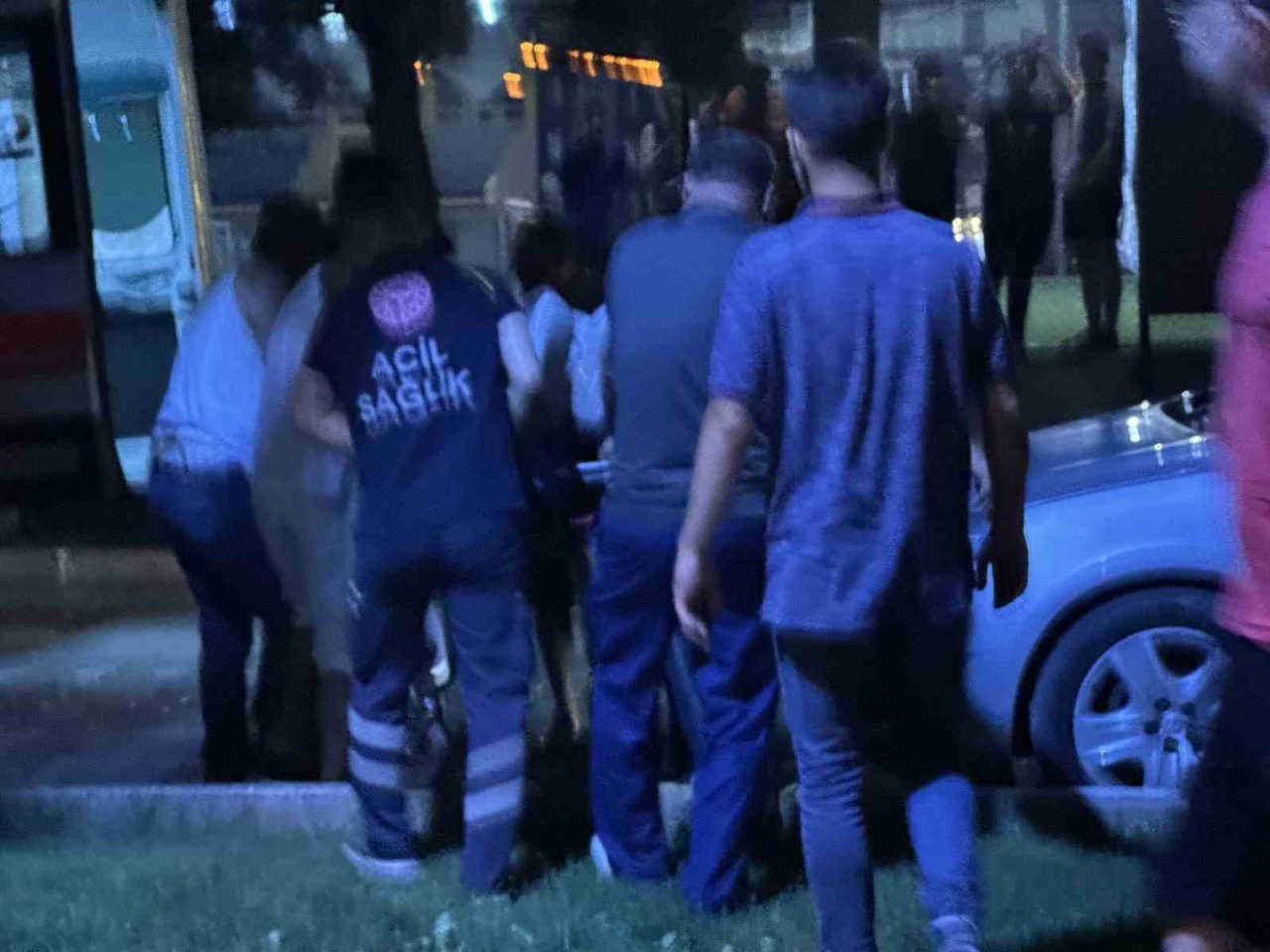 Çocuk parkında silahla yaralanan şahıs hayatını kaybetti