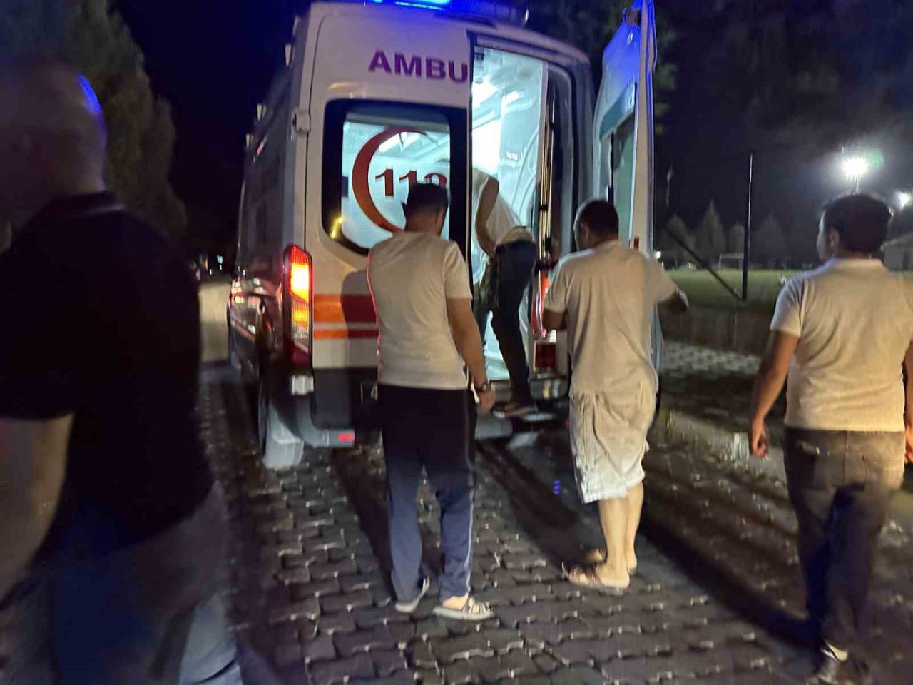 Çocuk parkında silahla yaralanan şahıs hayatını kaybetti