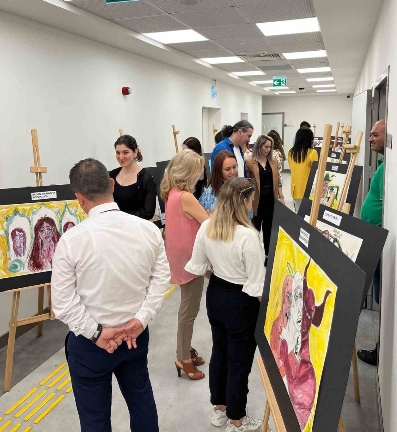MBA Okulları öğrencileri, Fenerbahçe Üniversitesinde sergi açtı
