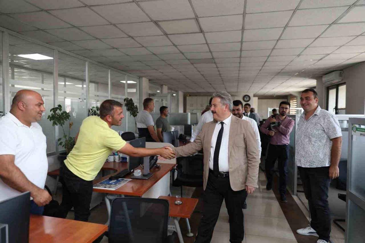 Başkan Palancıoğlu Belediye Çalışanlarıyla Bayramlaştı