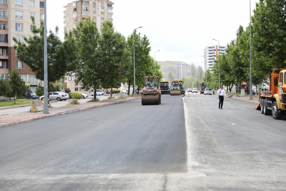 Belsin’de 4 kilometrelik yolda asfaltlama yapıldı