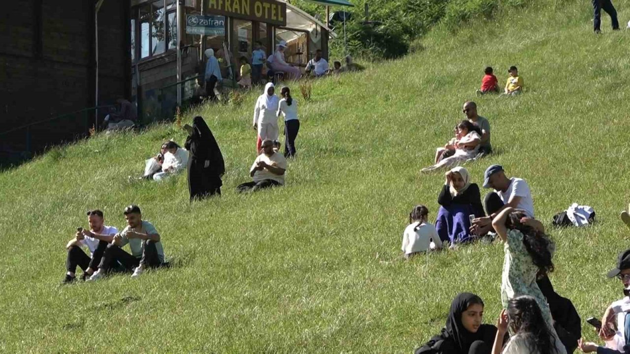Ayder Yaylası’nı Kurban Bayramı tatili boyunca 100 bine yakın turist ziyaret etti