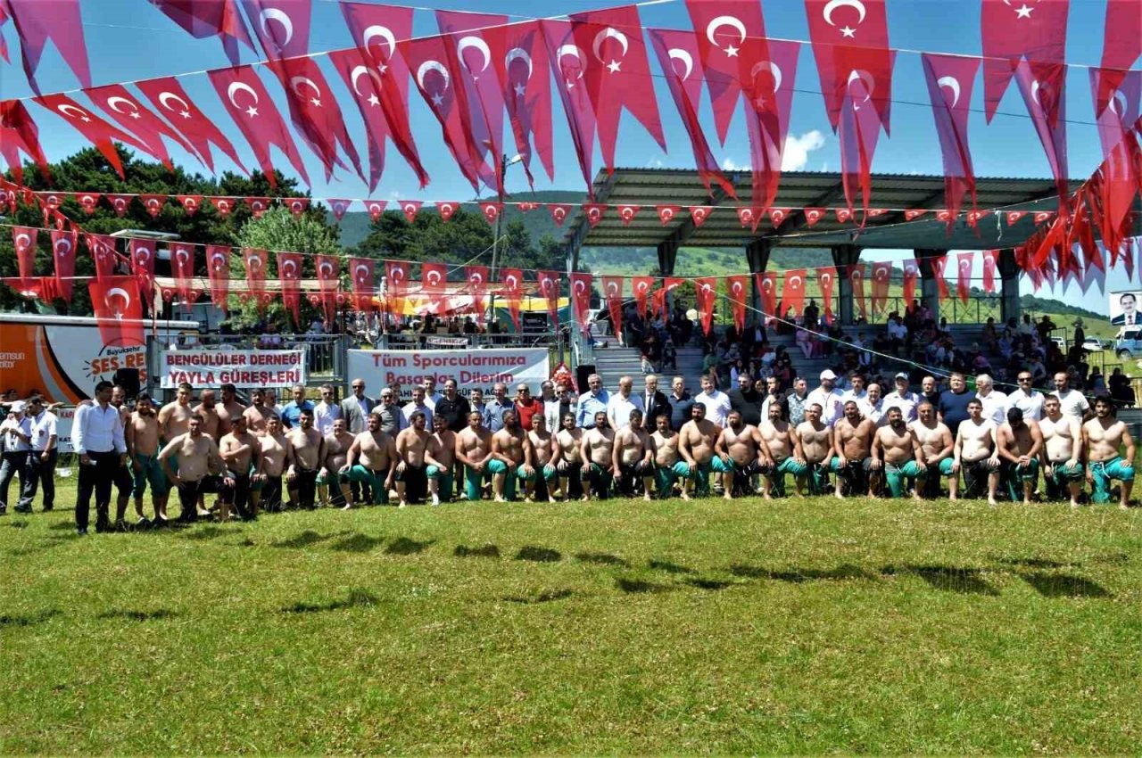 Bafra Bengü Güreşleri’nde Başpehlivan Fatih Kambur oldu