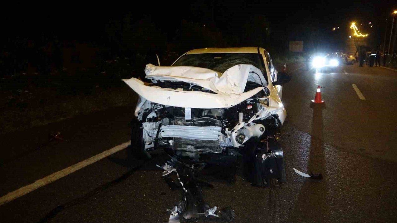 Samsun’da seyir halindeki otomobil önündeki araca çarptı: 3 ölü, 2 yaralı