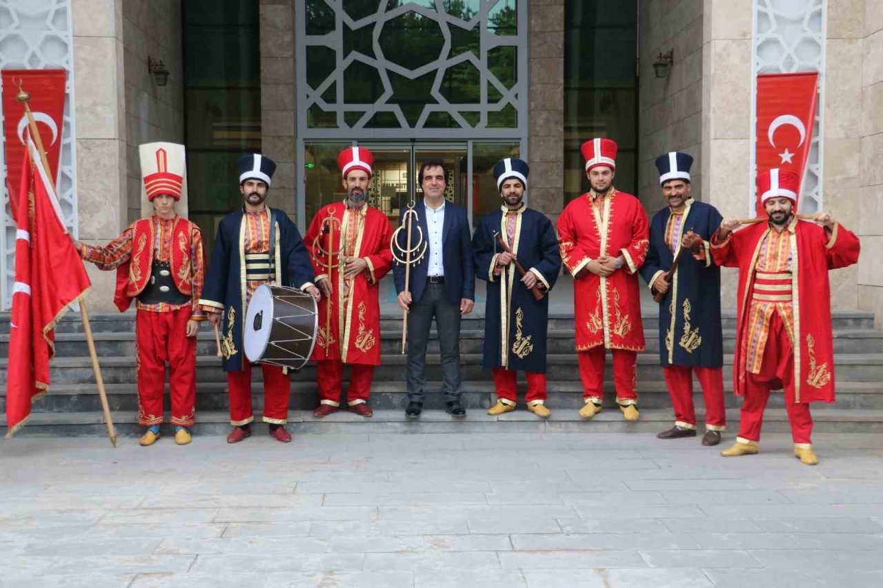 Dünyanın en eski askeri bandosu, açılan kursta yeniden canlanıyor