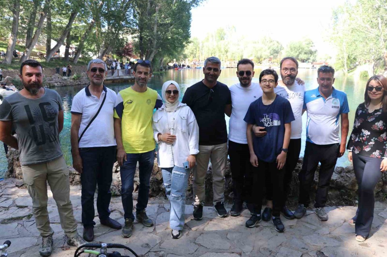 Dünyanın en berrak sularından birine sahip, yerli turistlerin ilgi odağı oldu