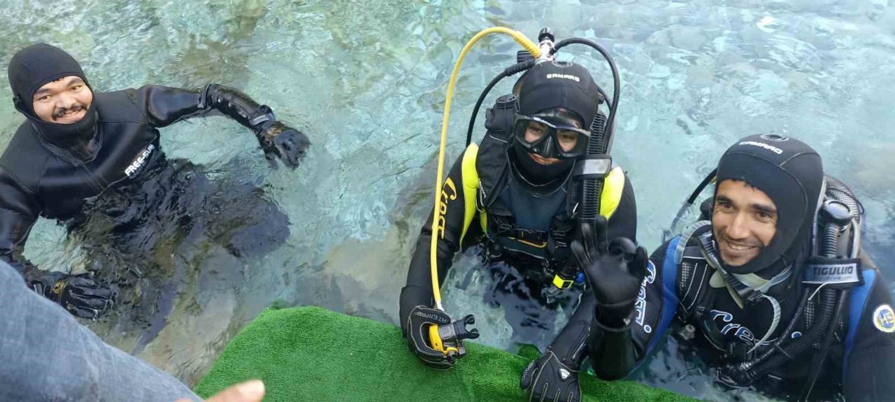 Dünyanın en berrak sularından birine sahip, yerli turistlerin ilgi odağı oldu