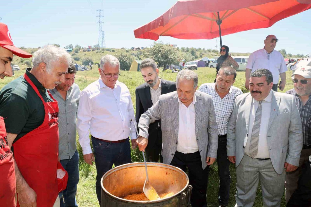 Çatakdere ve Başakpınar’da Hem Bayramlaşma Hem Şenlik