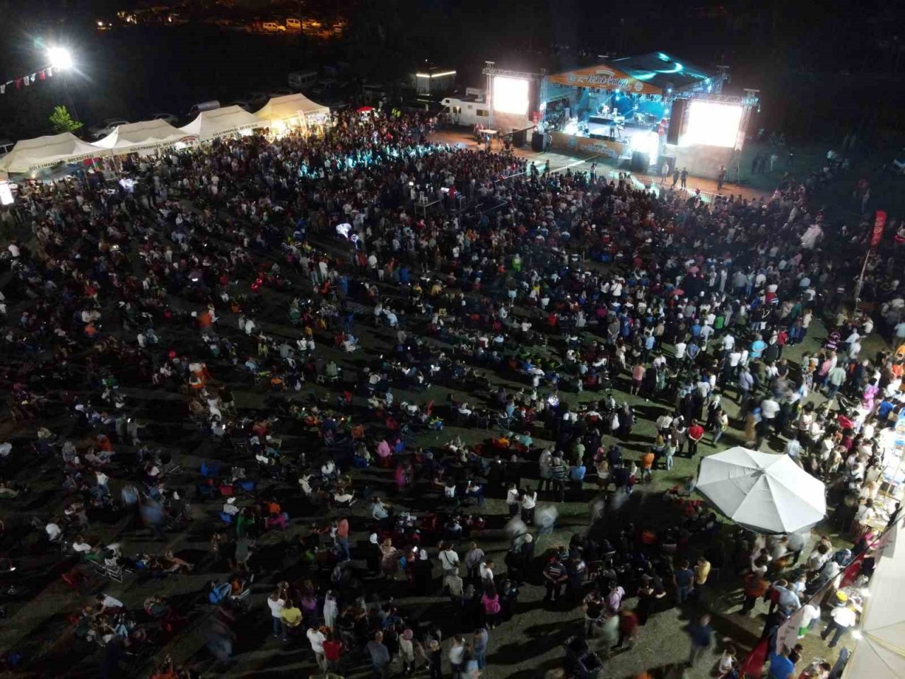 Sakiler grubu Tekirdağ’da konser verdi