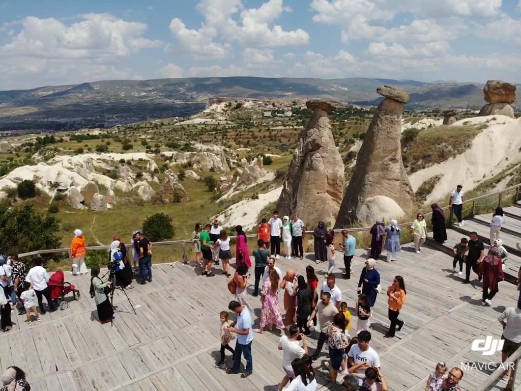Kapadokya son bir ayda yarım milyon turist ağırladı