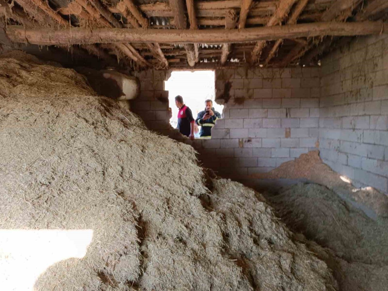 Edremit’te samanlık yangını