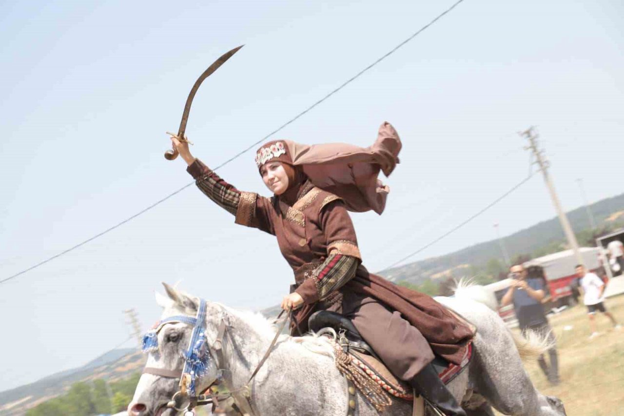 İvrindi’de rahvan at yarışı coşkusu