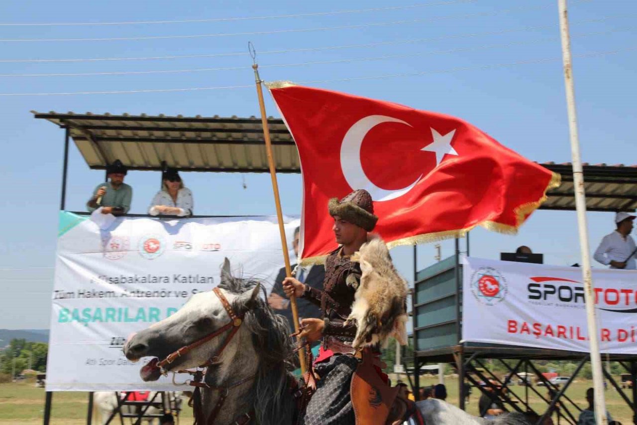 İvrindi’de rahvan at yarışı coşkusu