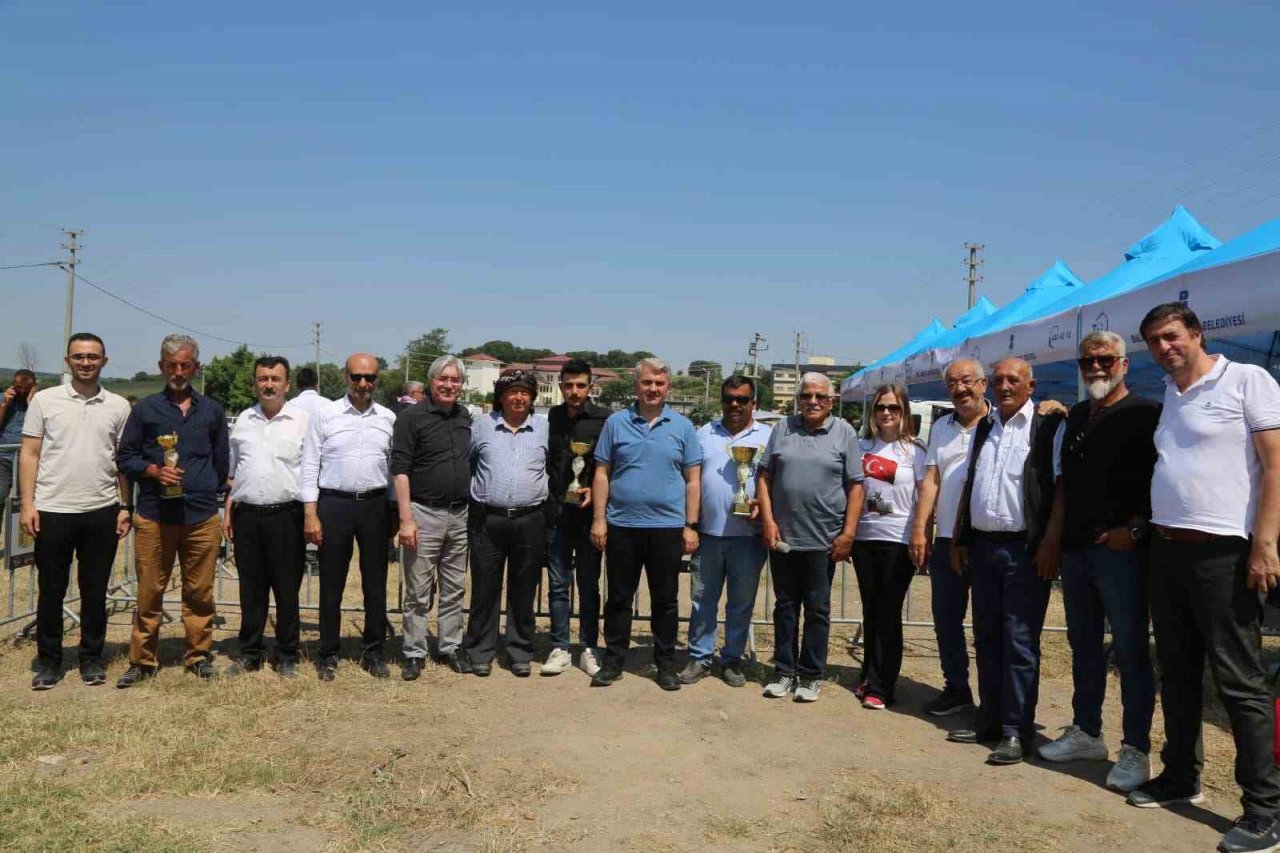 İvrindi’de rahvan at yarışı coşkusu