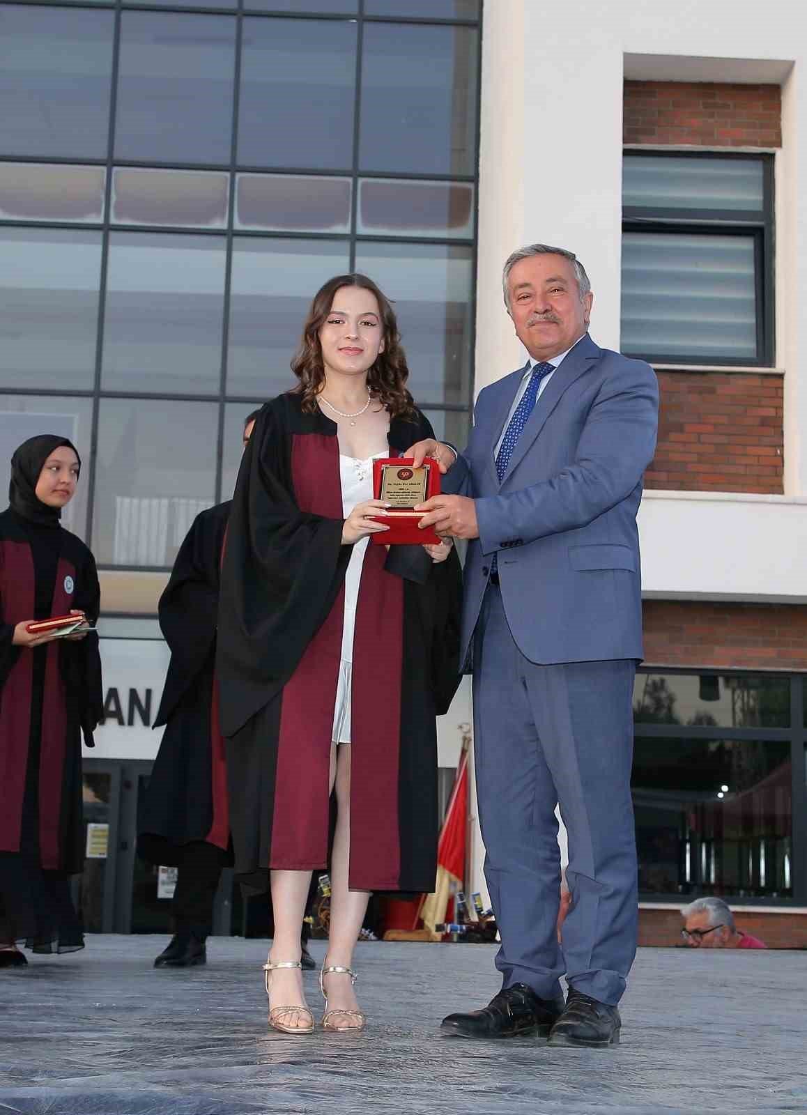 SYAL’de mezuniyet coşkusu