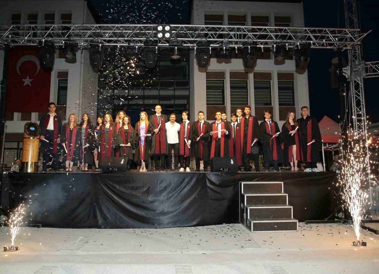 SYAL’de mezuniyet coşkusu