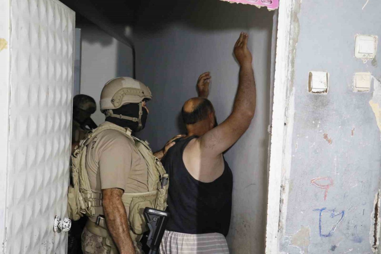 Adana’da DEAŞ operasyonu: Çok sayıda gözaltı var