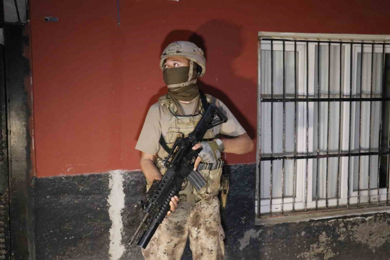 Adana’da DEAŞ operasyonu: Çok sayıda gözaltı var