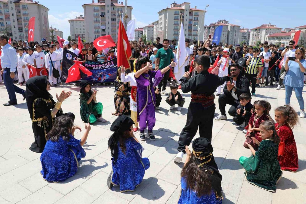 Ağrı’da spor okulları ve engelsiz spor okulları görkemli törenle açıldı