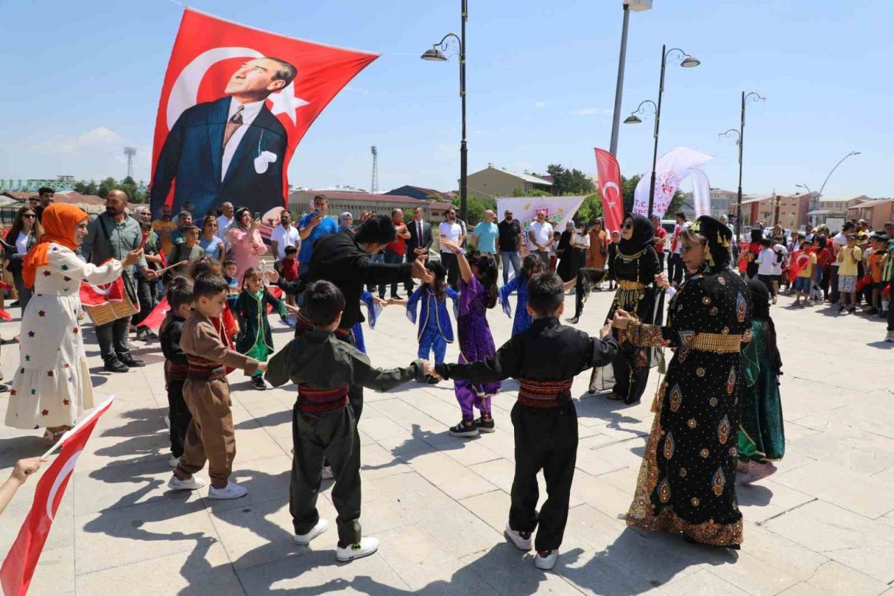 Ağrı’da spor okulları ve engelsiz spor okulları görkemli törenle açıldı