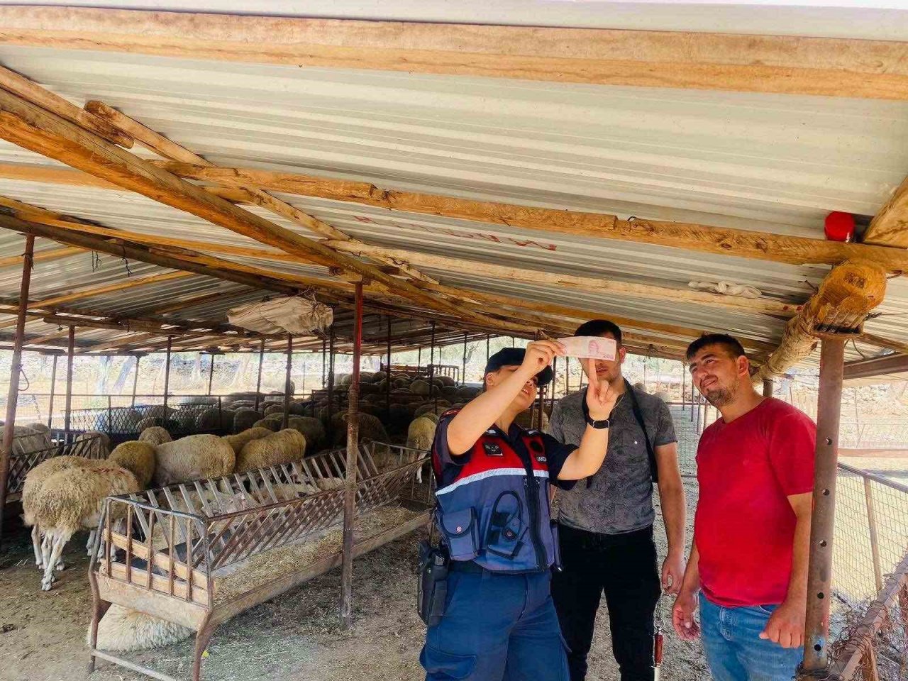 Aydın jandarması vatandaşların gönüllerini aldı