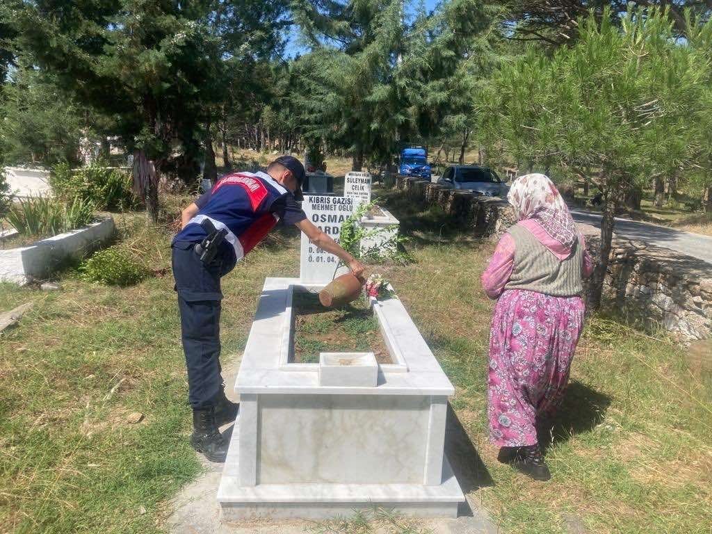 Aydın jandarması vatandaşların gönüllerini aldı