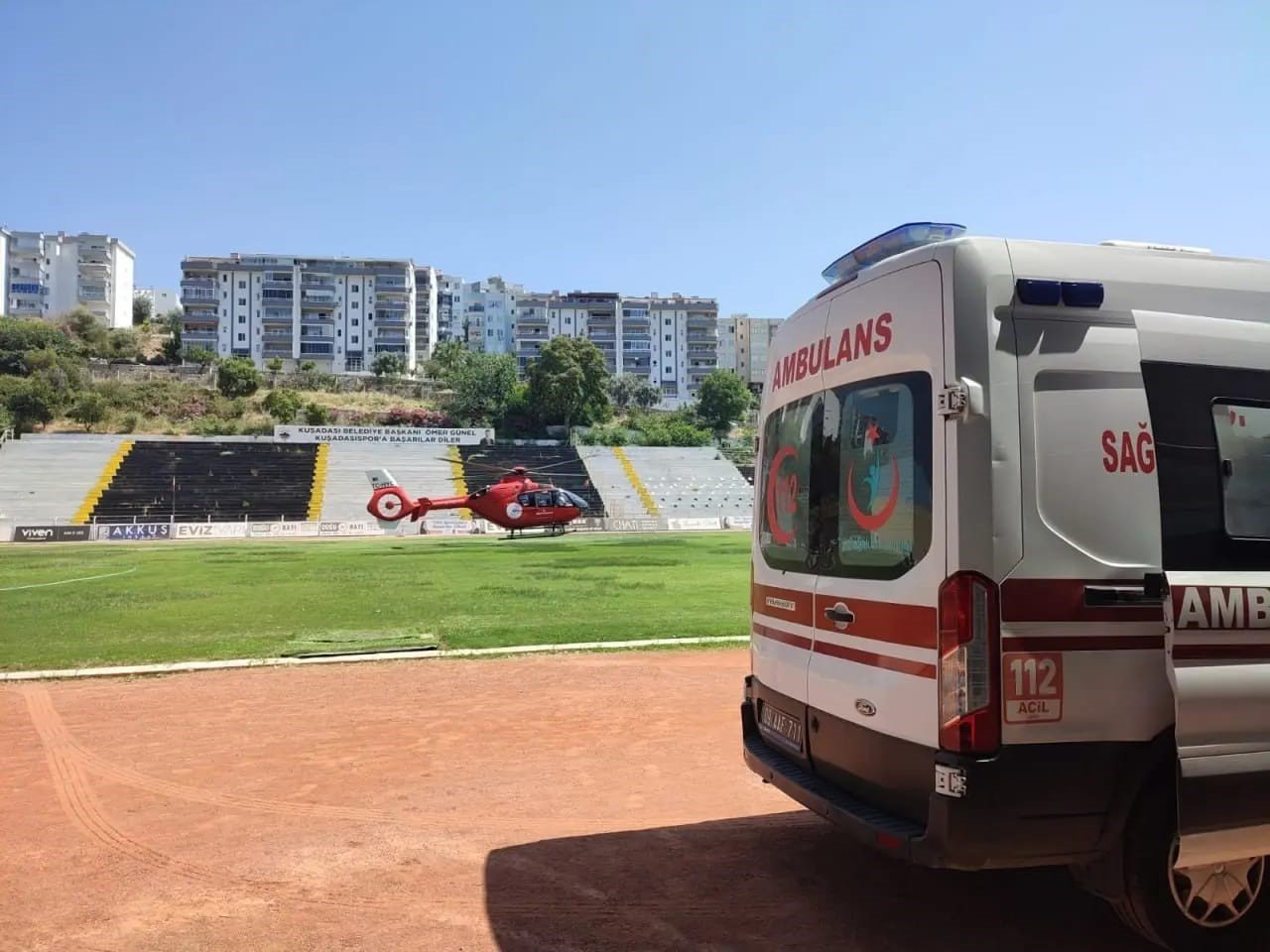 Aydın’da boğulma tehlikesi geçiren genç, helikopterle Manisa’ya sevk edildi