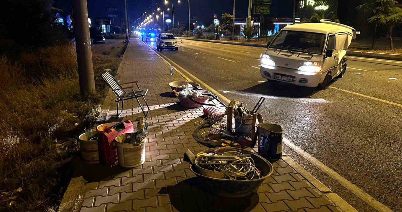 Edremit’te panelvan ile çarpışan otomobil takla attı