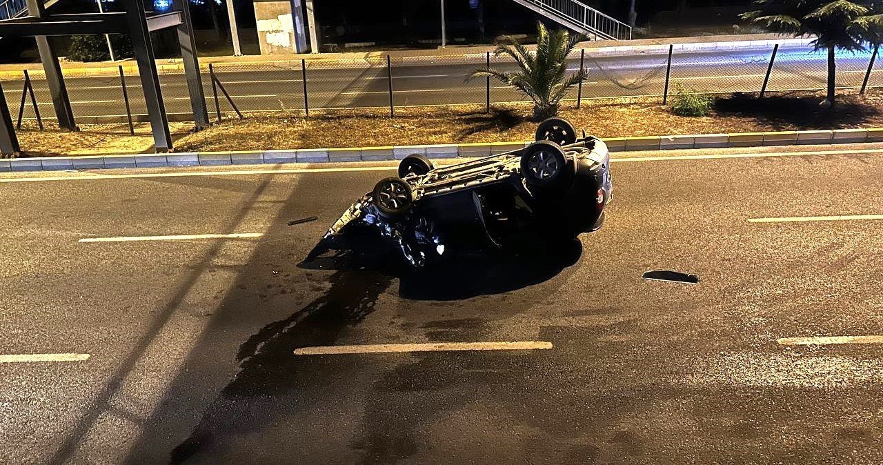 Edremit’te panelvan ile çarpışan otomobil takla attı