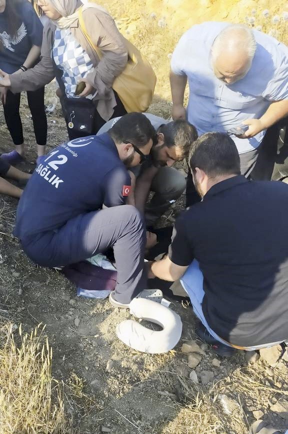 SUBÜ ekibi bayramda depremzedelerin yanındaydı