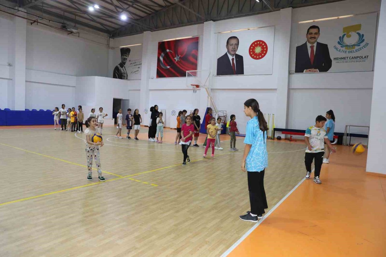 Canpolat spor kurslarındaki gençlerle bir araya geldi