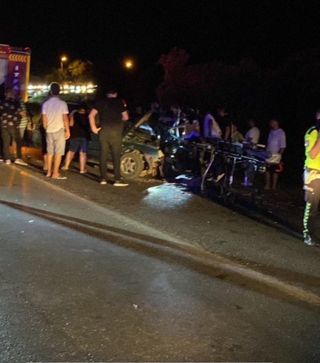 Erdek’te iki otomobil çarpıştı: 1 ölü, 2 yaralı