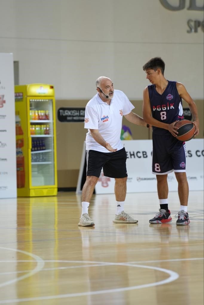 EuroLeague Koçları, Frutti Extra Sponsorluğunda Antalya’da Buluştu!