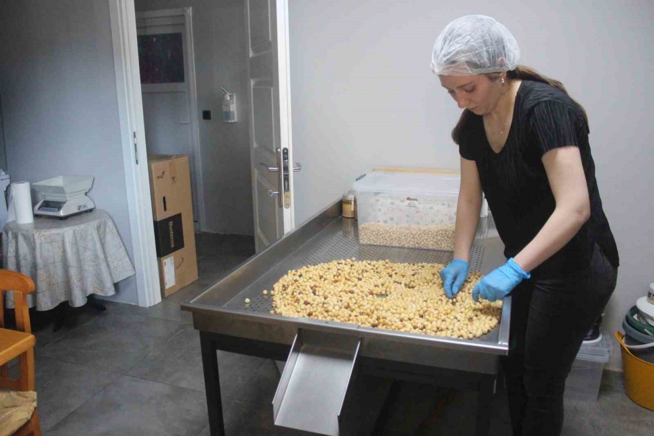 Kadın girişimci, fındığa katma değer katıyor